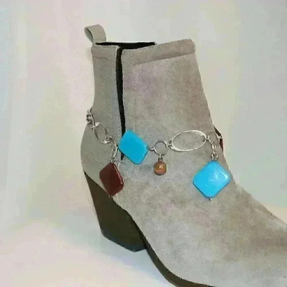 Repurposed Hand Made Single Strand Turquoise/Brown Boot Jewelry - Picture 3 of 6